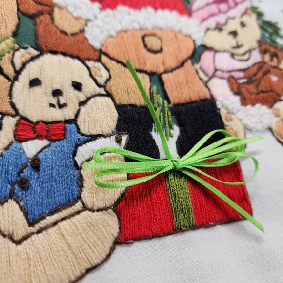 Vintage Embroidered A Beary‎ Merry Christmas Wall Hanging Holiday Decor - Picture 4 of 13